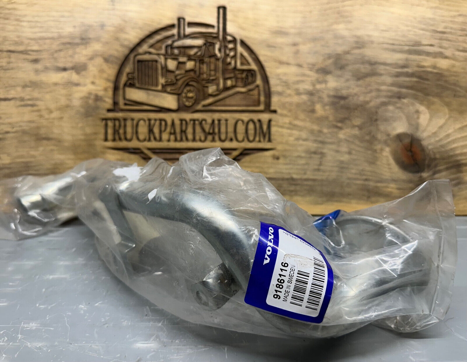 Top view of Volvo Penta 9186116 suction pipe – superseded by 30650552, new genuine NOS marine part